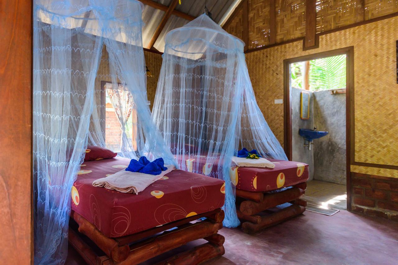Rakkan Resort Ko Phra Thong Ngoại thất bức ảnh